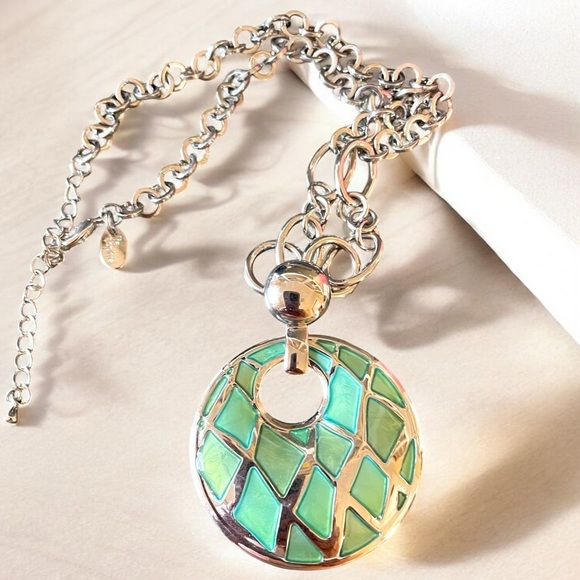 Lia Sophia Jewelry - Lia Sophia Obsidiar Necklace, silver tone, nice chain, excellent condition